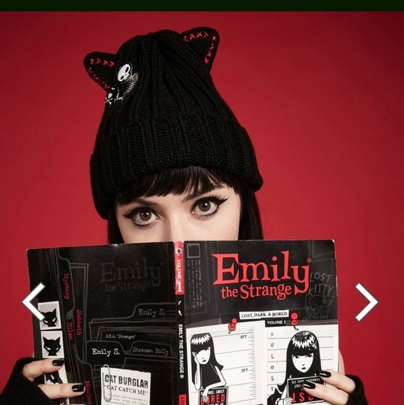 Emily The Strange tuque - Picture 2 of 6